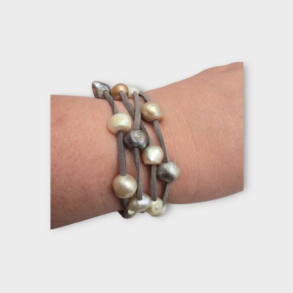 Freshwater Pearl Multi Strand Suede Leather Magnetic Clasp Bracelet Boho Chic - Picture 1 of 8